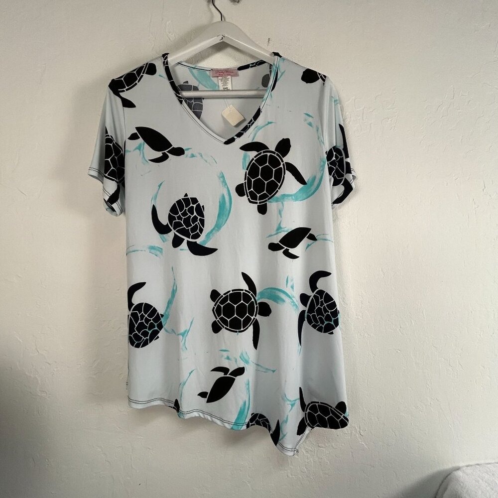 Pretty Woman Sea Turtle Print V-Neck Short Sleeve T-Shirt Large Asymmetric Hem